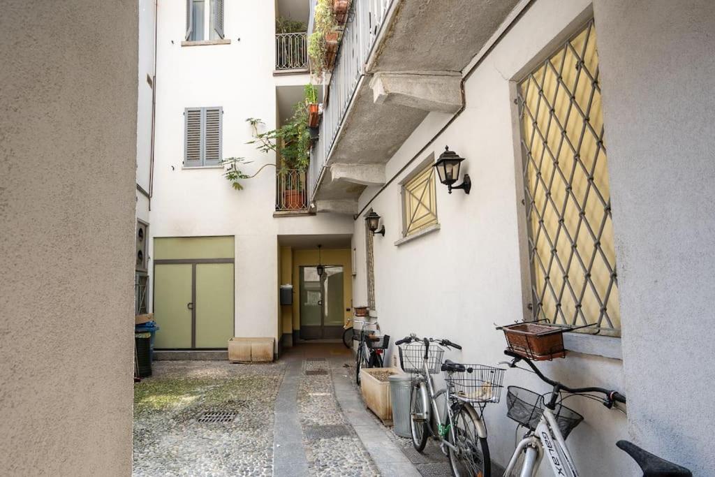 Alloggio Del 1400 Nel Cuore Del Centro Storico A 2 Min Dal Porto E Con 2 Bici Gratuite Como Eksteriør bilde