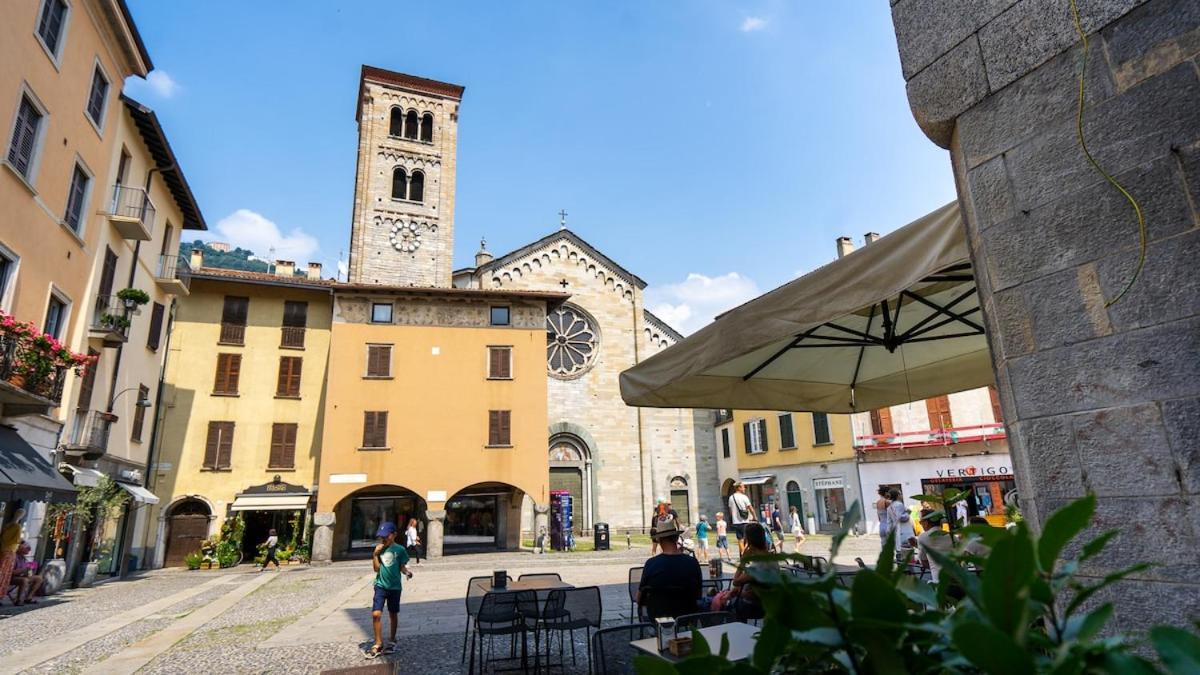 Alloggio Del 1400 Nel Cuore Del Centro Storico A 2 Min Dal Porto E Con 2 Bici Gratuite Como Eksteriør bilde
