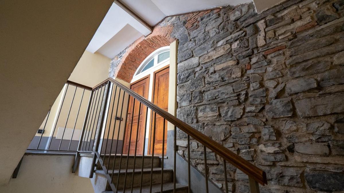 Alloggio Del 1400 Nel Cuore Del Centro Storico A 2 Min Dal Porto E Con 2 Bici Gratuite Como Eksteriør bilde